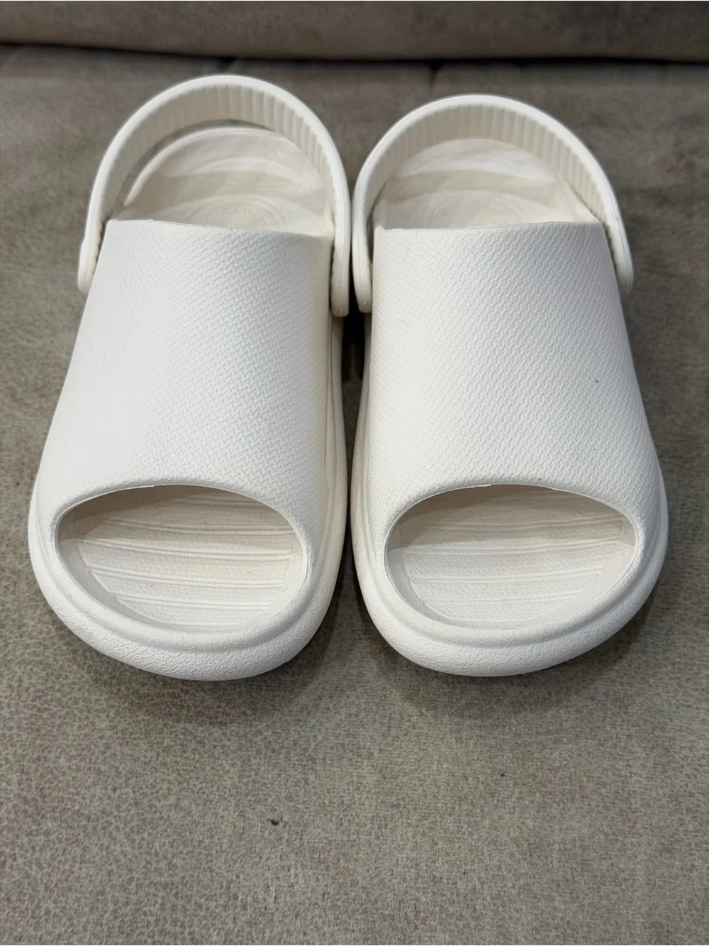REEF Kids White Slingback Slide Sandals Size 11 EU 28 Beach Pool Shoes